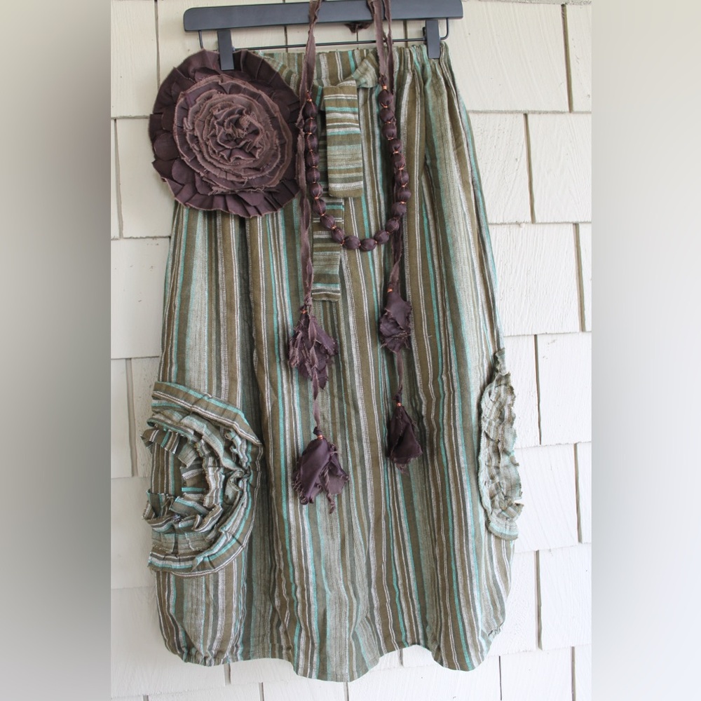 “Wearable art” skirt - Picture 9 of 16